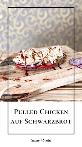 Pulled Chicken auf Schwarzbrot